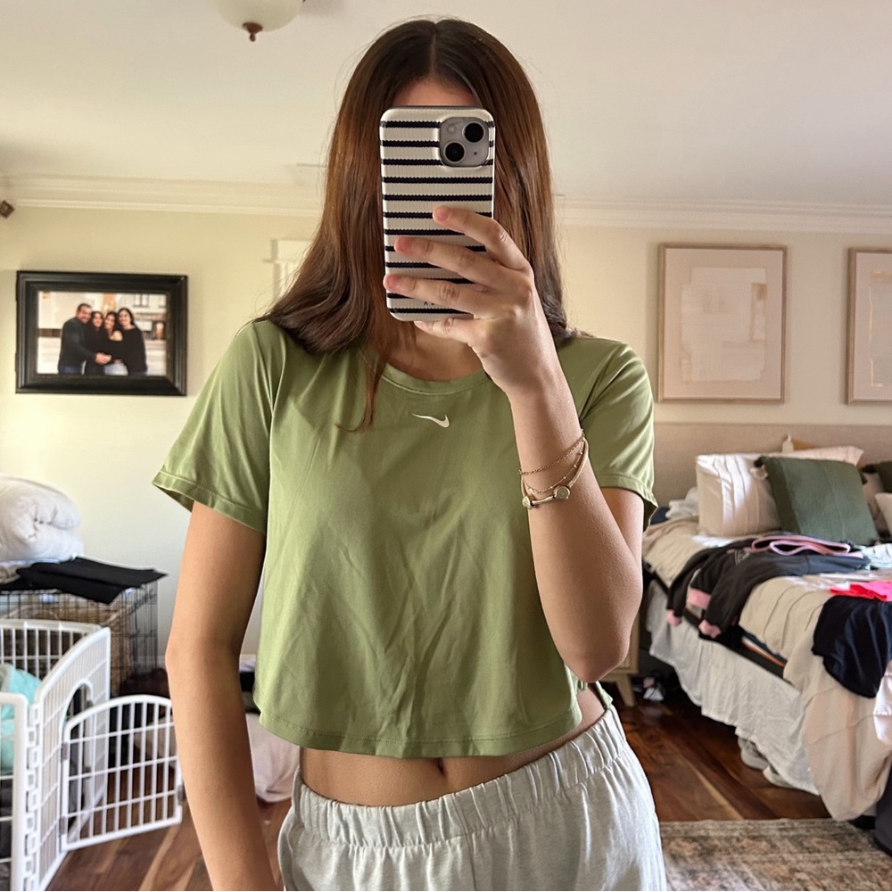 Nike Dri-Fit Cropped T-Shit